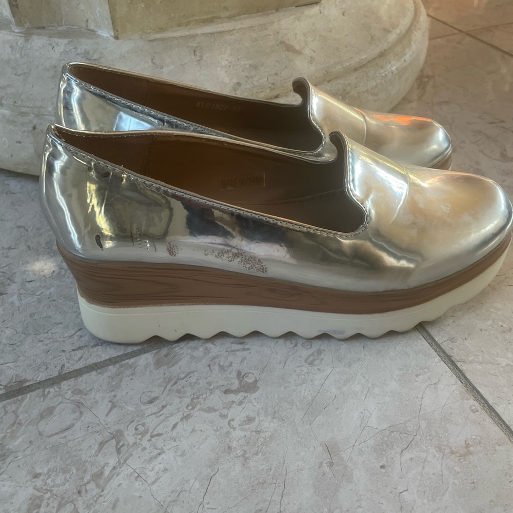 Viva metallic loader platforms; lightweight fits wide very nice!